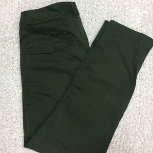 Old Navy army green Pixie pants. Size 6